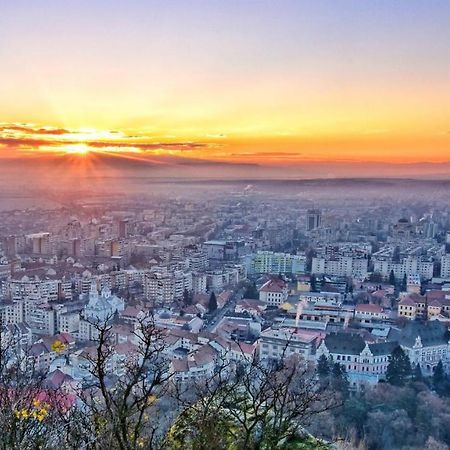 Luna Дева Екстериор снимка